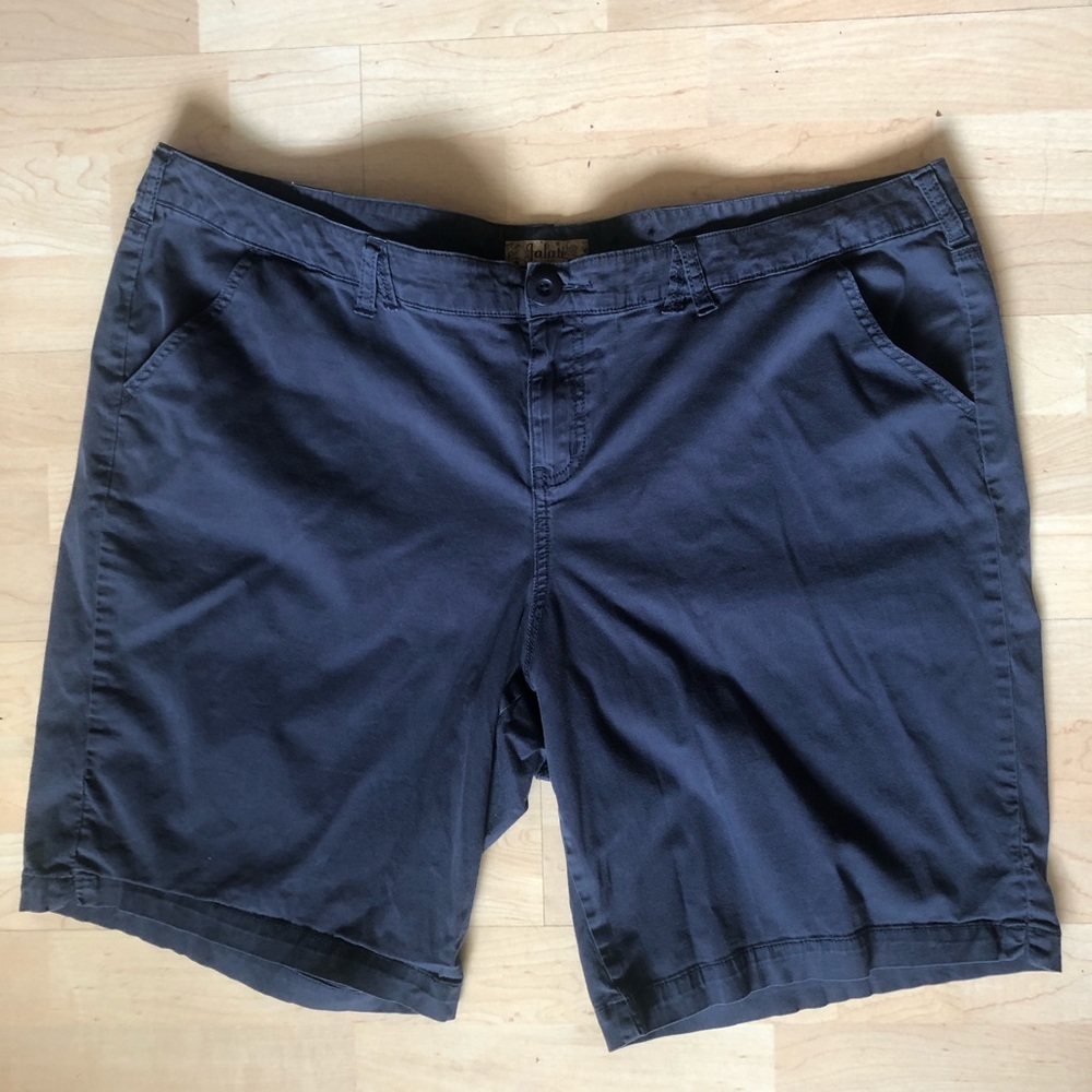 Torrid Jalate Navy Shorts size 22